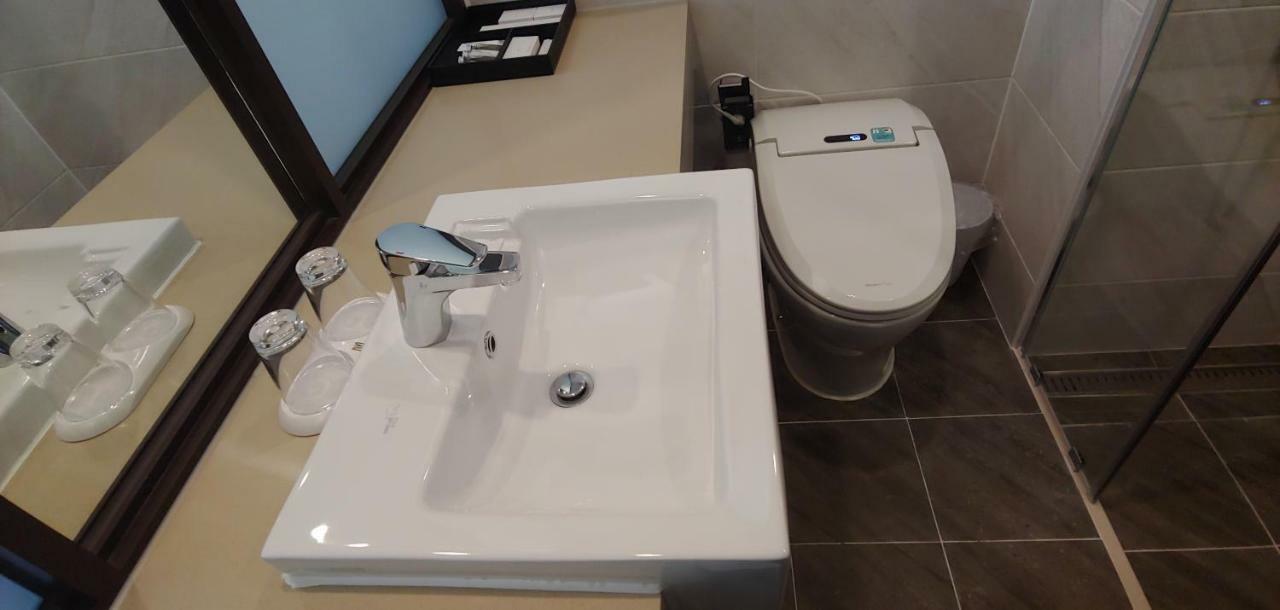Western Bay Marina Hotel Pyeongtaek Esterno foto